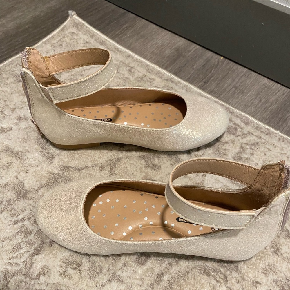 Girls Gold dress Shoes/ flats